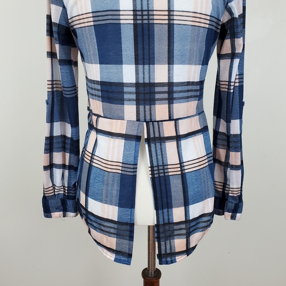 A&K Originals Split Back Flannel Shirt - Picture 10 of 12